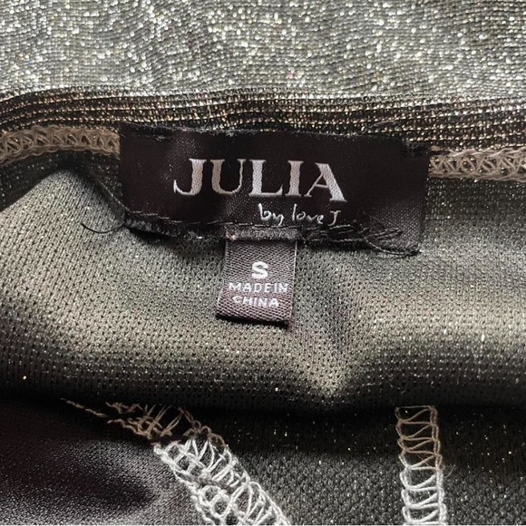 Silver and grey sequin crop top with adjustable straps - Picture 5 of 5